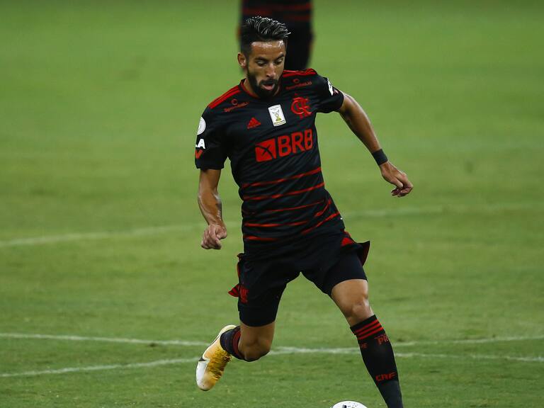 Mauricio Isla volvió a entrenar en Flamengo y podrá jugar revancha de Copa Libertadores