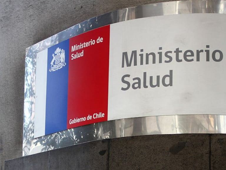 Minsal entrega lista de productos afectados en alerta alimentaria por fórmula láctea infantil