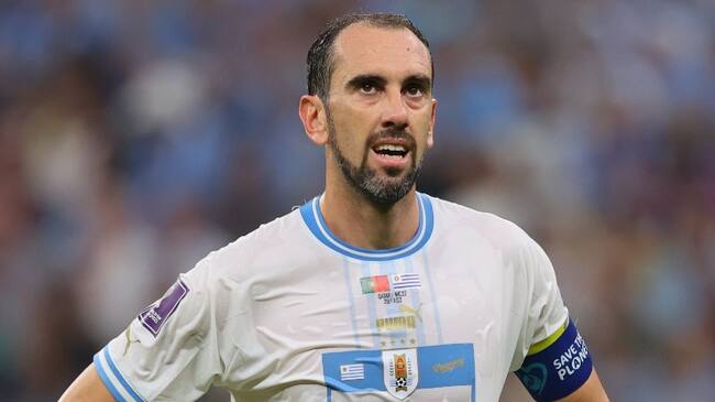 Diego Godín le pone fin a su paso por Vélez y se retira del fútbol con 37 años