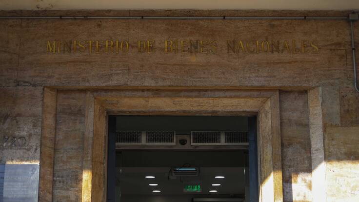 PDI y fiscalía realizan diligencias en el ministeriuo de Biones Nacionales