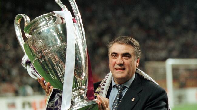 (GERMANY OUT) Vereinspräsident Real MadridChampions League Finale in Amsterdam:Real Madrid - Juventus Turin 1:0- nach der Siegerehrung mit dem Pokal (Photo by contrast/Behrendt/ullstein bild via Getty Images)