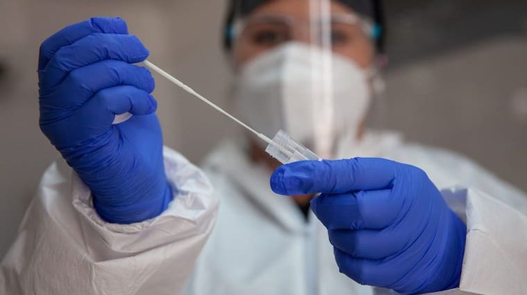 07 de Enero de 2022/SANTIAGO
Operativo exámenes PCR para la detección del Virus Covid-19 y trazabilidad. Ministerio de Salud informa 3.799 casos nuevos de COVID-19, con una positividad de 4,75% en las últimas 24 horas a nivel nacional, con 74.482 exámenes, PCR y test de antígeno.
FOTO BASTIÁN CIFUENTES /AGENCIAUNO