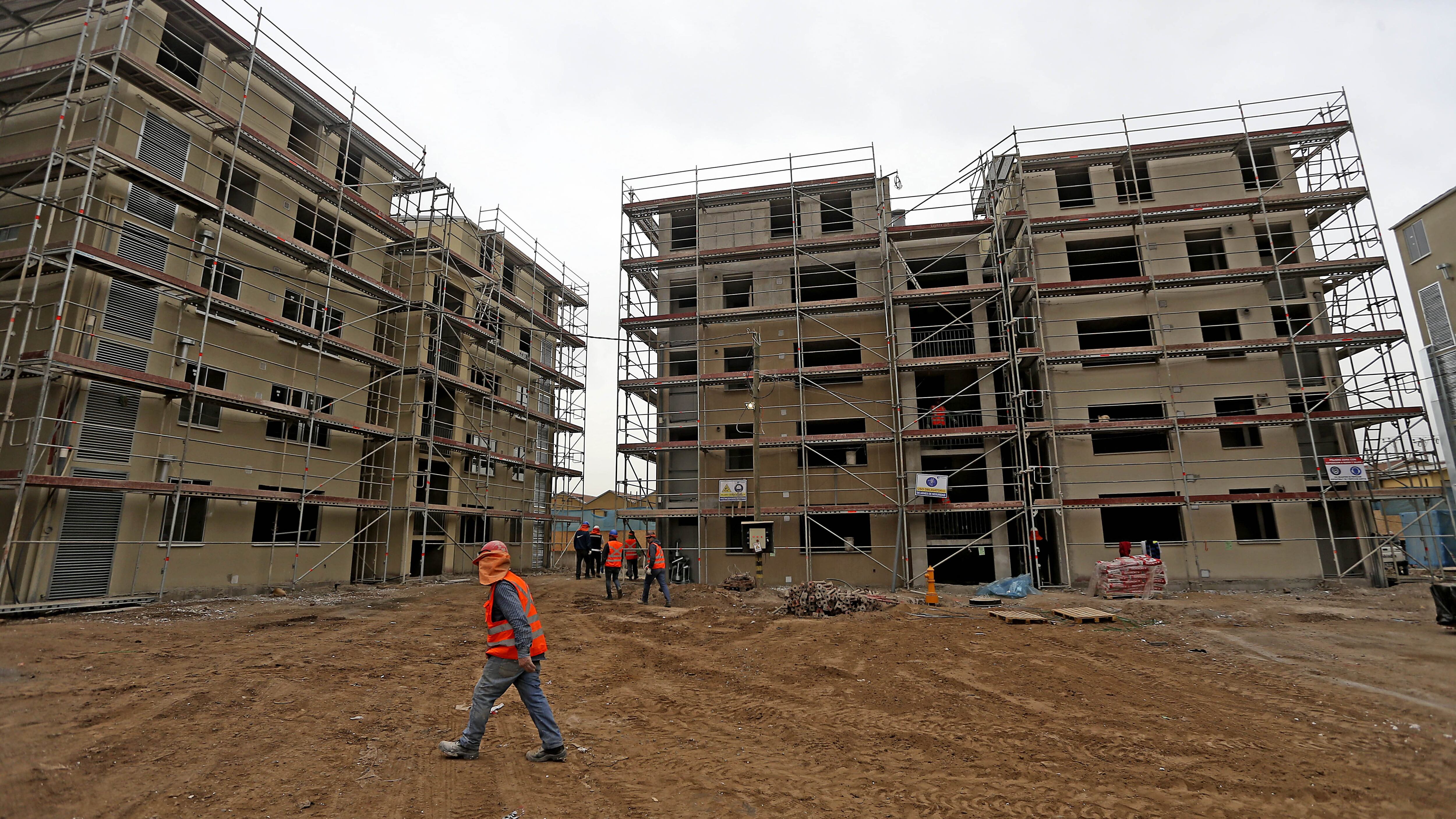 05 de de Septiembre 2019/SANTIAGOAutoridades visitaron las obras del condominio ÒEl CaneloÓ para comentar el Imacec correspondiente al mes de julio y los efectos positivos que ha tenido la Agenda de Aceleracin Econmica impulsada por el Gobierno. Condominio ÒEl CaneloÓ
FOTO:CRISTOBAL ESCOBAR/AGENCIAUNO