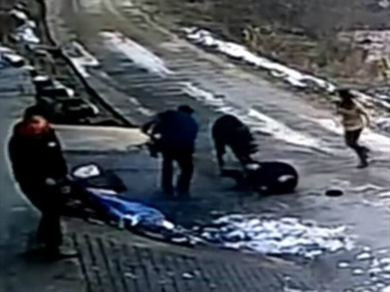 Jabalí ataca sin piedad a un grupo de personas en China