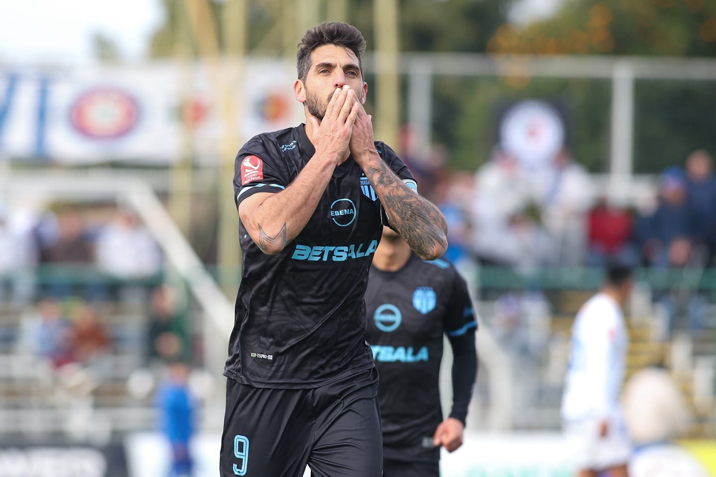 ¡Con triplete de Larrivey! Magallanes desnudó las falencias de Colo Colo y lo goleó por la Copa Chile | Instagram: Magallanes