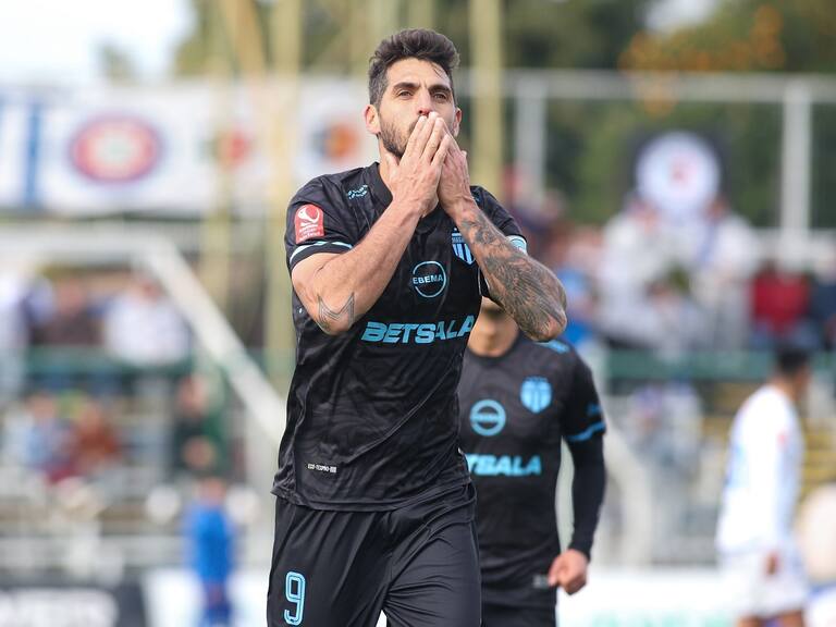 ¡Con triplete de Larrivey! Magallanes desnudó las falencias de Colo Colo y lo goleó por la Copa Chile | Instagram: Magallanes