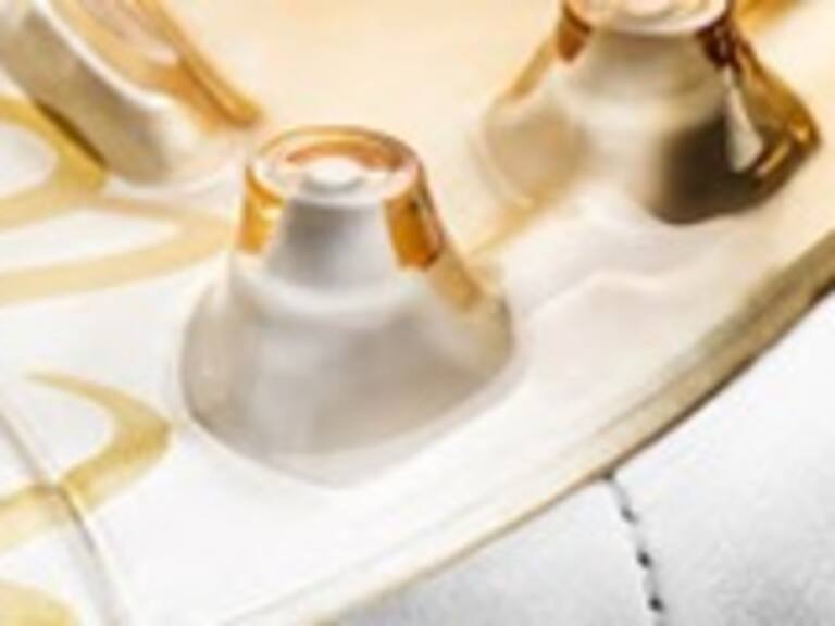 Nike lanza zapatillas doradas en homenaje a Ronaldinho