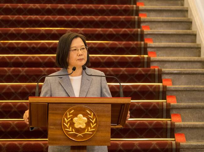 La mandataria de Taiwán, Tsai Ing-Wen, habla ante los medios