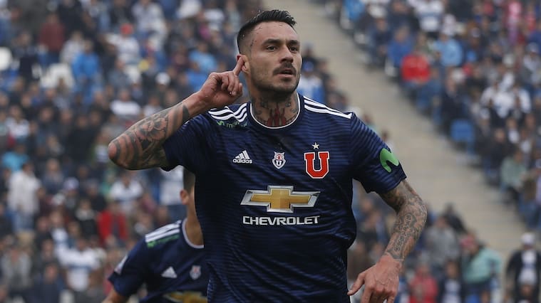 13 de Mayo del 2018/SANTIAGOMauricio Pinilla celebra su gol durante el partido vlido por la decimotercera fecha del Campeonato Scotiabank 2018, entre Universidad Catlica vs Universidad de Chile, disputado en el Estadio San Carlos de Apoquindo. FOTO: STRINGER/AGENCIAUNO