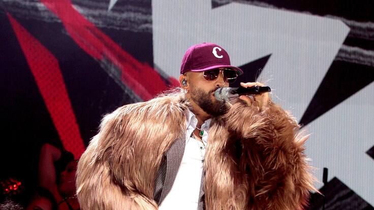 Maluma detiene concierto para regañar a una mujer que fue con bebé: “Ese niño no quiere estar ahí”