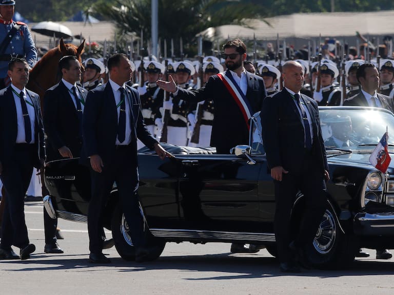 Presidente Boric tras la Parada Militar: “Tanto la Armada como el Ejército han cumplido una labor tremendamente importante”