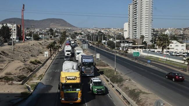 14 de febrero de 2022/CoquimboCamioneros deponen corte de rutas en el ingreso a la Ciudad de Coquimbo
FOTO: KARIN POZO /AGENCIAUNO