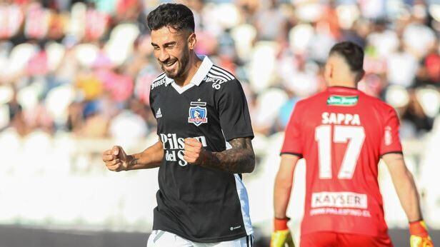 Juan Martín Lucero no se nubla con su doblete ante Palestino: "Mientras gane Colo Colo, que haga el gol quien sea"