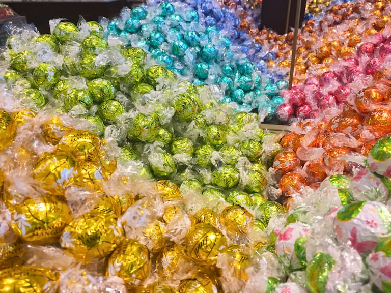 Marca suiza de chocolates premium abre nueva tienda en el Parque Arauco: anunció descuentos