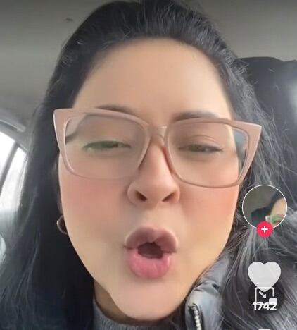 Venezolana critica empanadas
