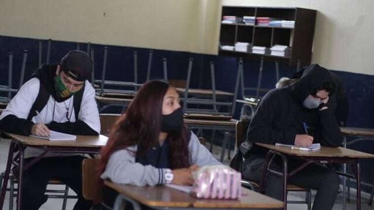 Convención Constitucional: colegios particulares cuestionaron que Comisión de Reglamento excluyera "el derecho preferente de los padres a educar a sus hijos"