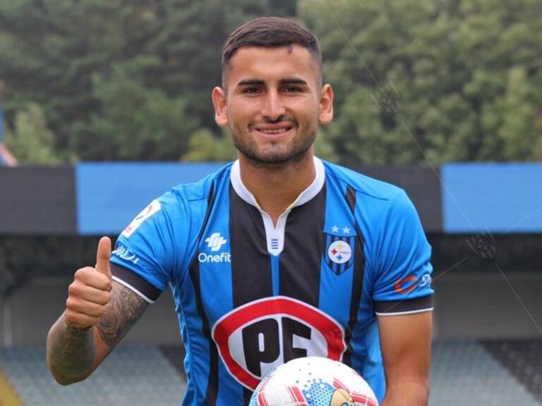 Huachipato oficializó al delantero César Huanca como su primer refuerzo para el 2021