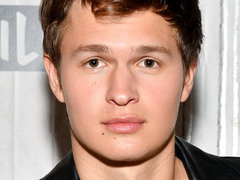 Ansel Elgort, protagonista de Bajo la misma estrella, fue acusado de violar a una adolescente de 17 años en 2014