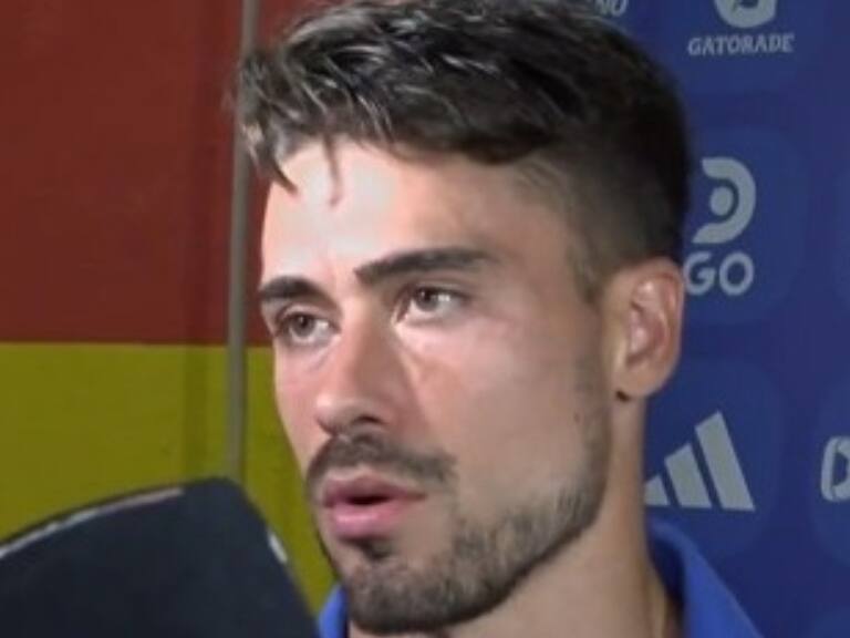 Juan Pablo Gómez critica el estado del Santa Laura: "Nunca me tocó una cancha así en Primera División"