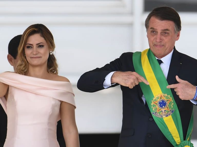 Esposa de Jair Bolsonaro dio positivo por Covid-19