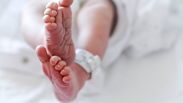 Bebé nacido por vientre de alquiler es rechazado: madre francesa pagó 10 mil dólares por su nacimiento