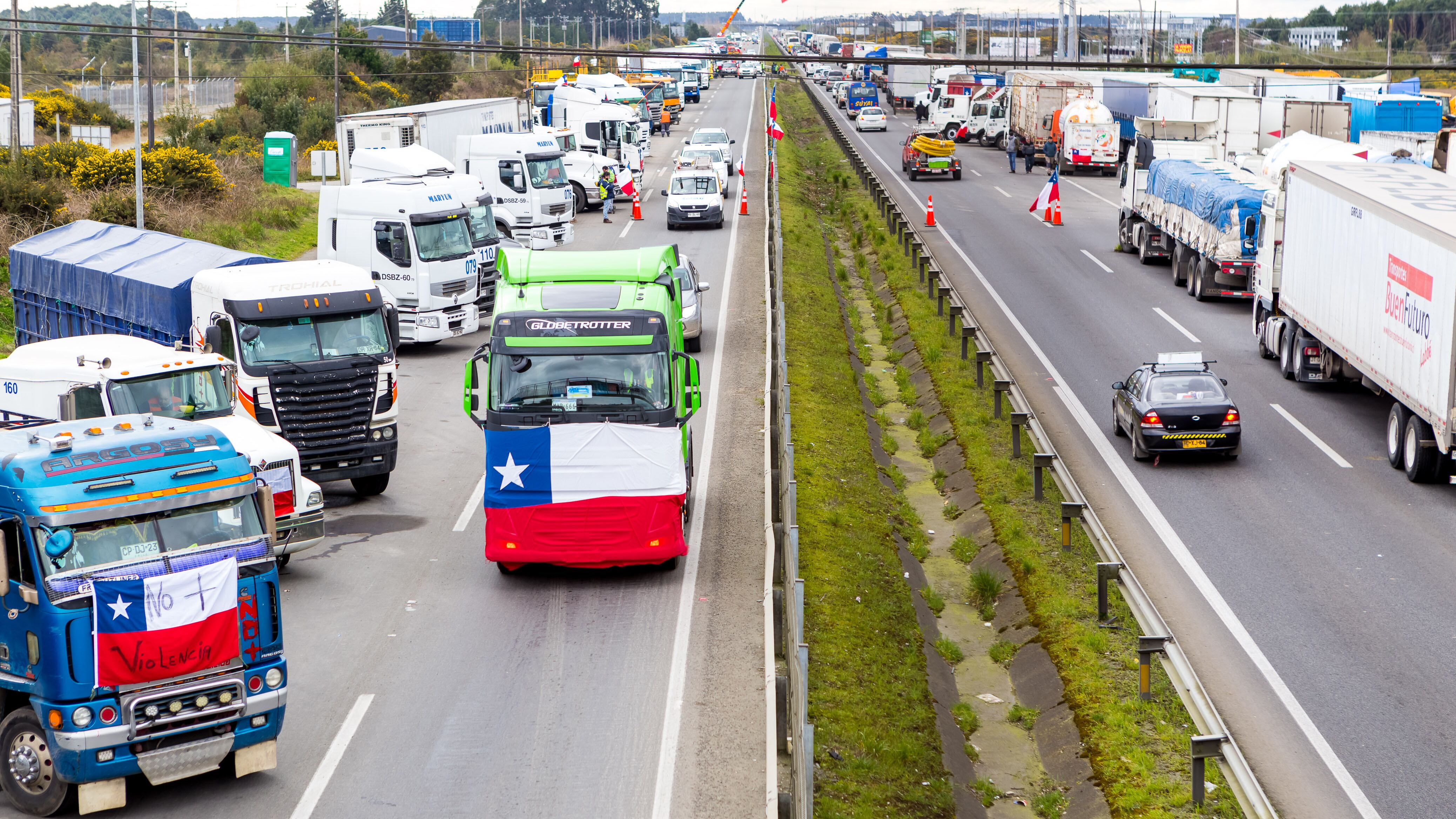 2 de Septiembre de 2020 / PUERTO MONTTSe levanta el paro de camioneros en el kilometro 1015 de la Ruta 5 Sur durante cuarentena total por Covid19 FOTO: FELIPE CONSTANZO / AGENCIAUNO