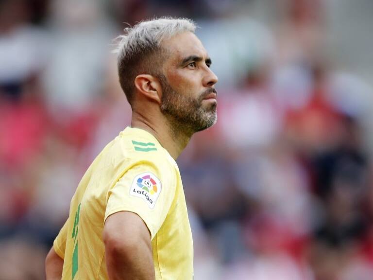 Claudio Bravo: "No hemos tenido ningún contacto con Eduardo Berizzo, dependerá de él si la selección sigue contando conmigo"