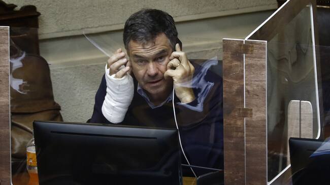 19 DE ENERO DE 2021/VALPARAISOEl senador Manuel Jose Ossandon, durante la sesion del Senado, citada para discutir el proyecto que tipifica la utilizacion de menores para la comision de crimenes o delitos.
FOTO: LEONARDO RUBILAR CHANDIA/AGENCIAUNO