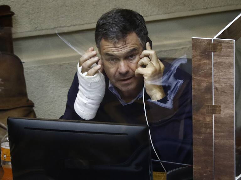 19 DE ENERO DE 2021/VALPARAISOEl senador Manuel Jose Ossandon, durante la sesion del Senado, citada para discutir el proyecto que tipifica la utilizacion de menores para la comision de crimenes o delitos.
FOTO: LEONARDO RUBILAR CHANDIA/AGENCIAUNO