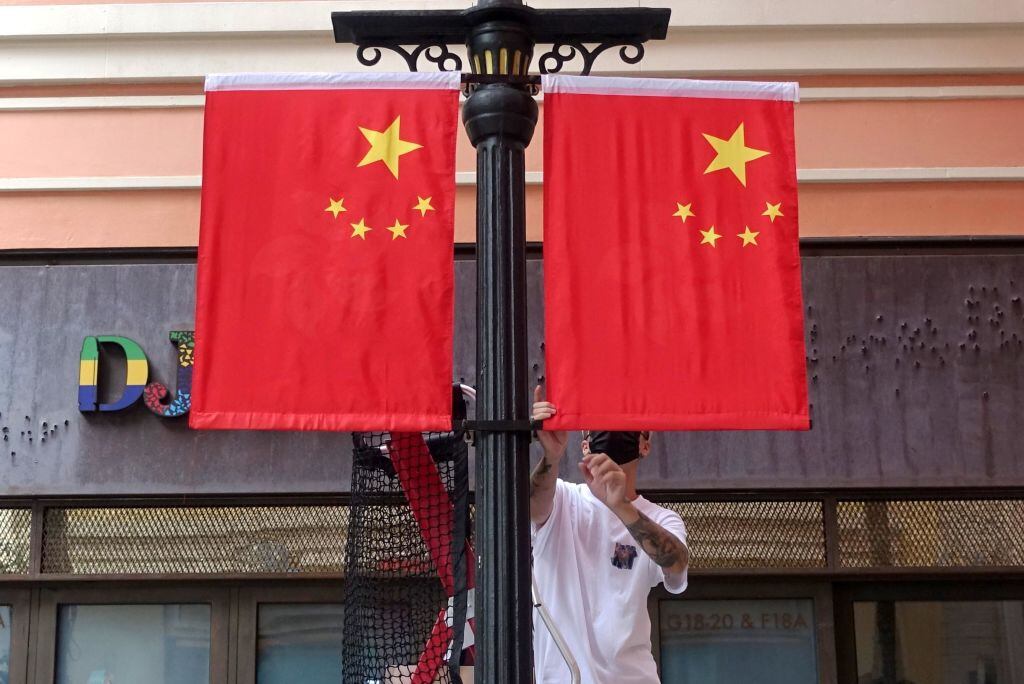 Banderas nacionales en las calles de la República Popular de China