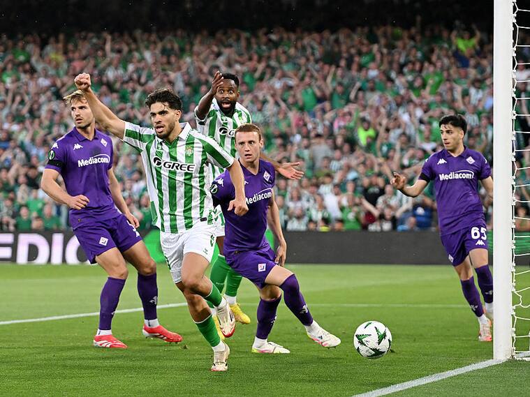 Real Betis tomó ventaja sobre la Fiorentina por las semis de la Conference League | Getty Images