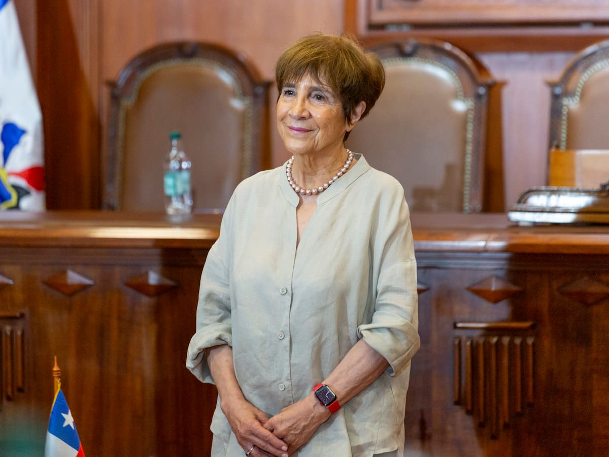 Diputada Hertz asegura que collar que le regaló la exalcaldesa Cathy Barriga “fue devuelto a la oficina de parte de dicha municipalidad”