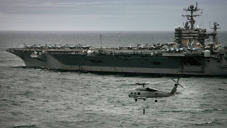 Estados Unidos alista sus barcos de guerra ante opción de que Irán responda a Israel