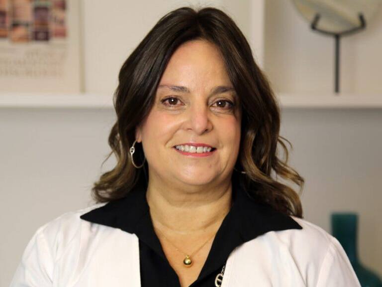 Autora del libro «Tratando la Psoriasis»: «El cigarro y el alcohol son los enemigos de la enfermedad»