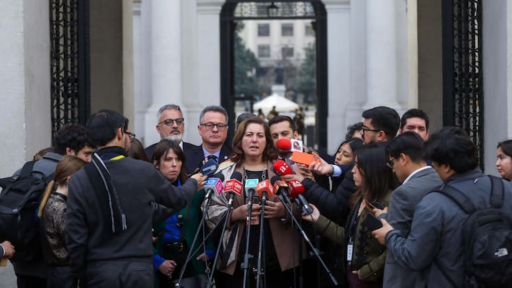 Oposición acusa intransigencia del Gobierno tras cita en La Moneda por exención de contribuciones a adultos mayores
