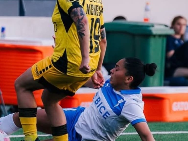 Una patada alevosa que termina en autogol: el surrealista tanto en el duelo entre la UC y Coquimbo Unido por los playoffs del fútbol femenino