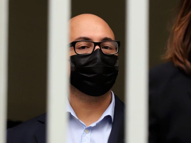 Justicia condena a Nicolás López a cinco años y un día de cárcel por dos delitos de abuso sexual