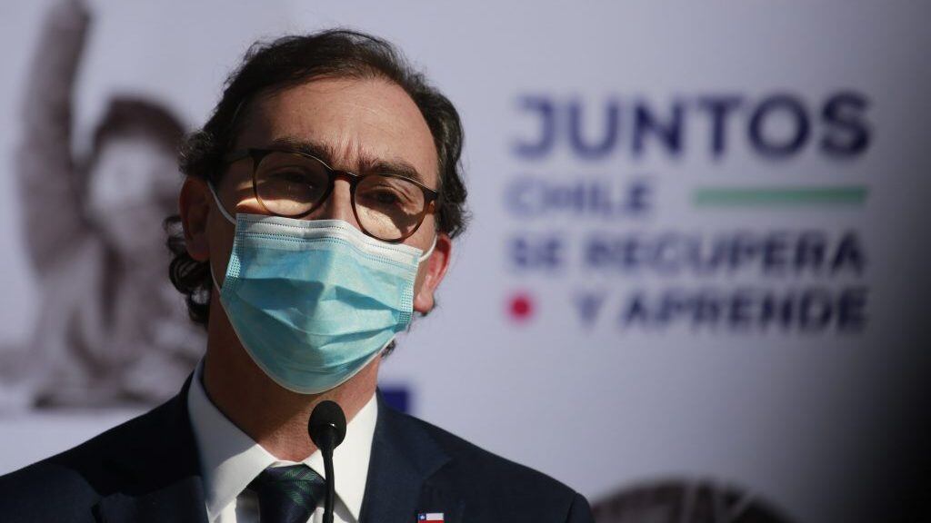 3 de agosto de 2021/SantiagoEl ministro de Educación, Raúl Figueroa, visitan el Colegio La Concepción de la comuna de La Florida, para lanzar un inédito espacio de participación ciudadana en el marco del plan “Juntos, Chile se recupera y aprende”
En la foto Raul Figueroa

FOTO: KARIN POZO/AGENCIAUNO