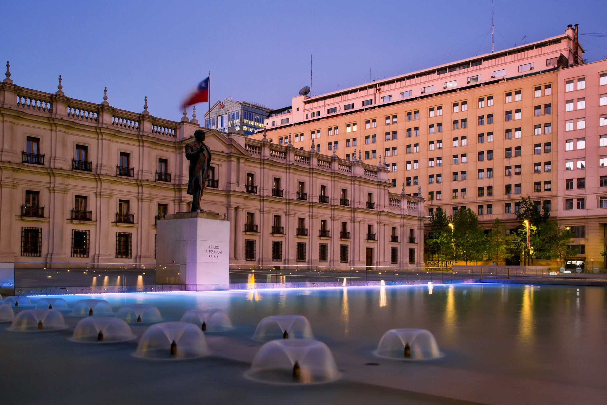 Gobierno contraataca: CDE va a la Suprema para evitar que exjefa de casino vuelva a La Moneda