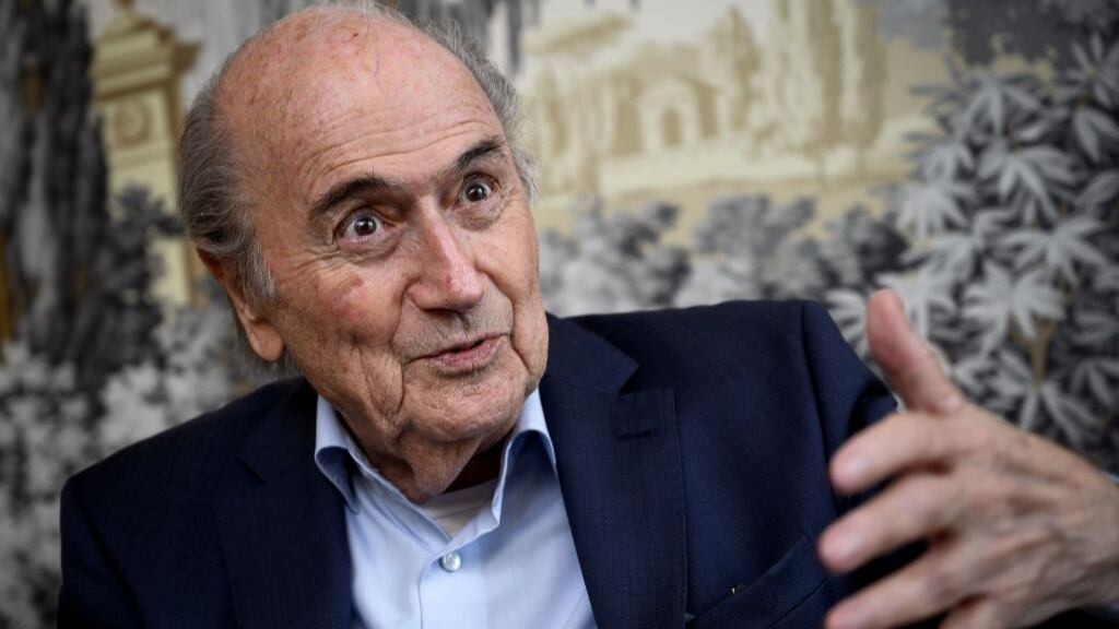 Joseph Blatter reconoce como "un error" escoger a Qatar como sede del Mundial 2022
