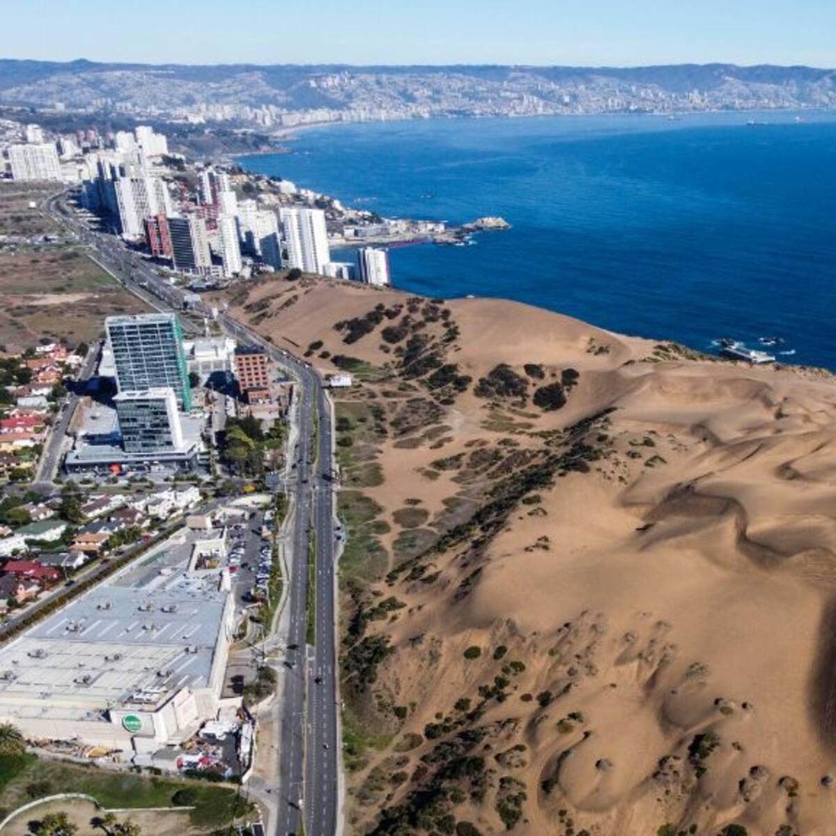Proyecto diseñado por hermano de ministro Quiroz vuelve al debate por construcción en dunas de Concón
