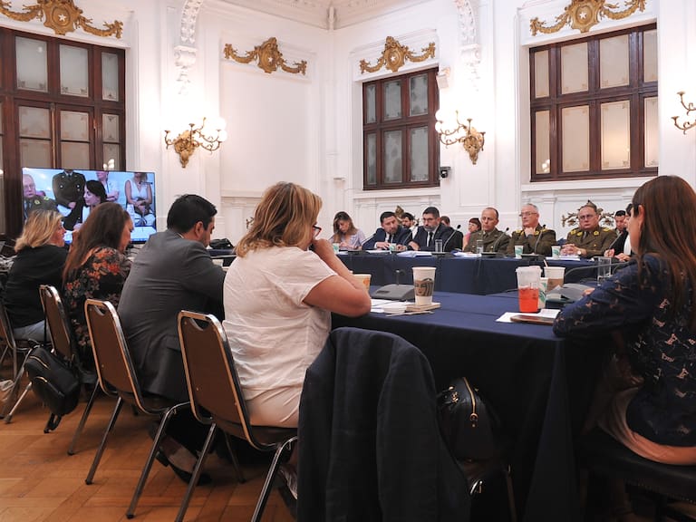 Oposición rechaza censura a Mellado y mantiene presidencia de comisión investigadora de caso Monsalve