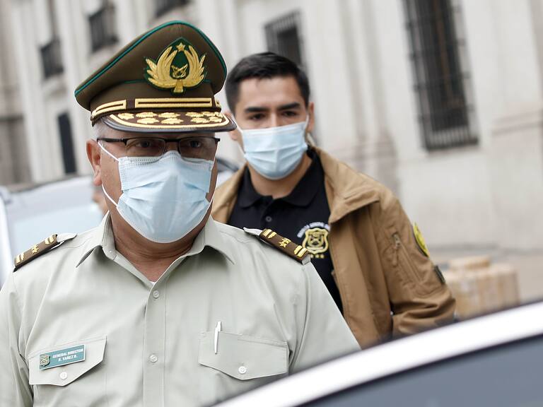 17 de Marzo de 2022/SANTIAGOEl Director de Carabineros,Ricardo Yaez, se retira del Palacio de La Moneda.
FOTO:CRISTOBAL ESCOBAR/AGENCIAUNO