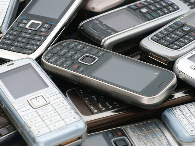 Estas son las ventajas (que pocos conocen) de tener un “teléfono básico” en la actualidad
