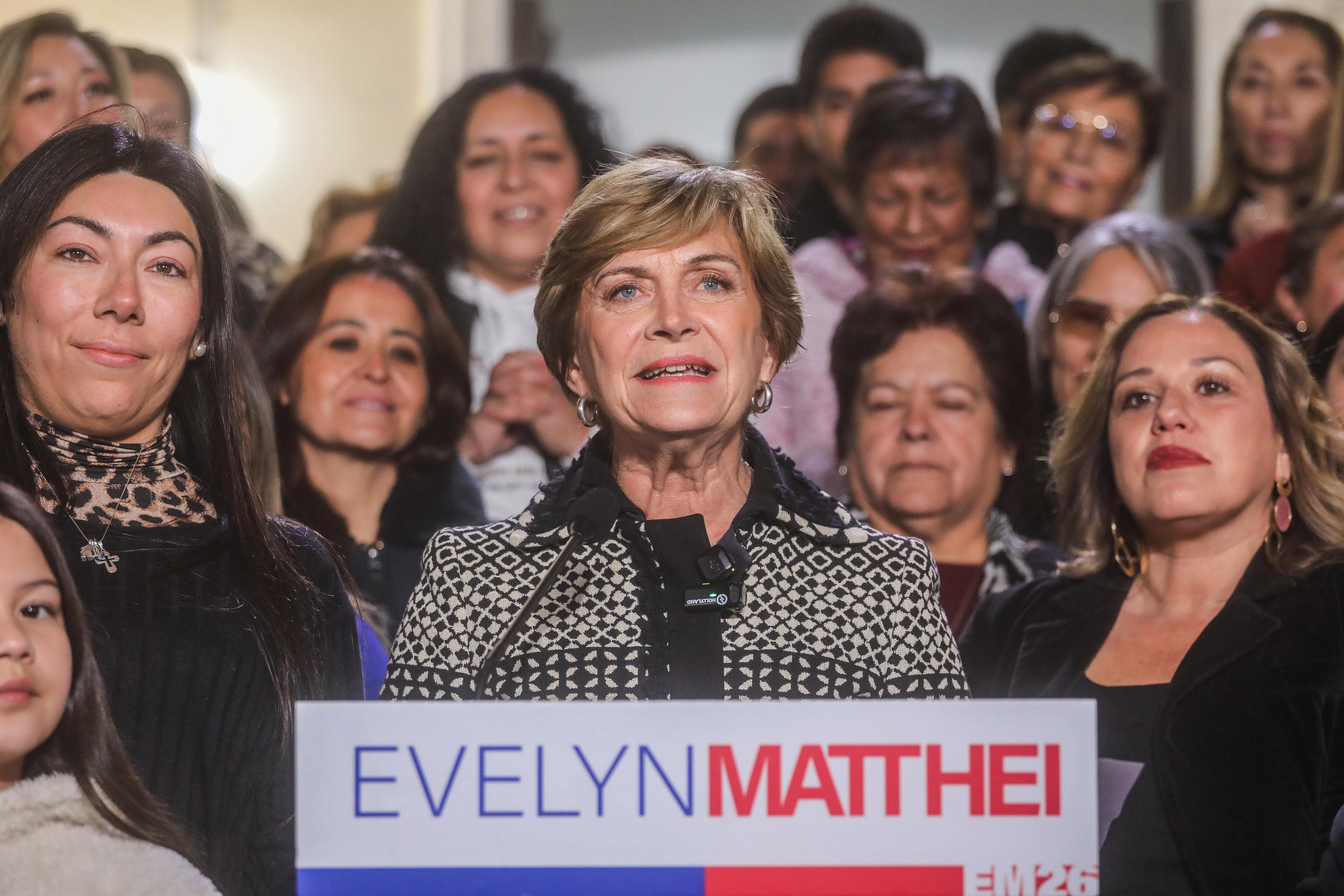 29 de junio de 2025/SANTIAGOLa candidata de Chile Vamos, Evelyn Matthei, realiza un punto de prensa, tras saber los resultados de las primarias del oficialismo.FOTO: SEBASTIAN BELTRAN GAETE / AGENCIAUNO