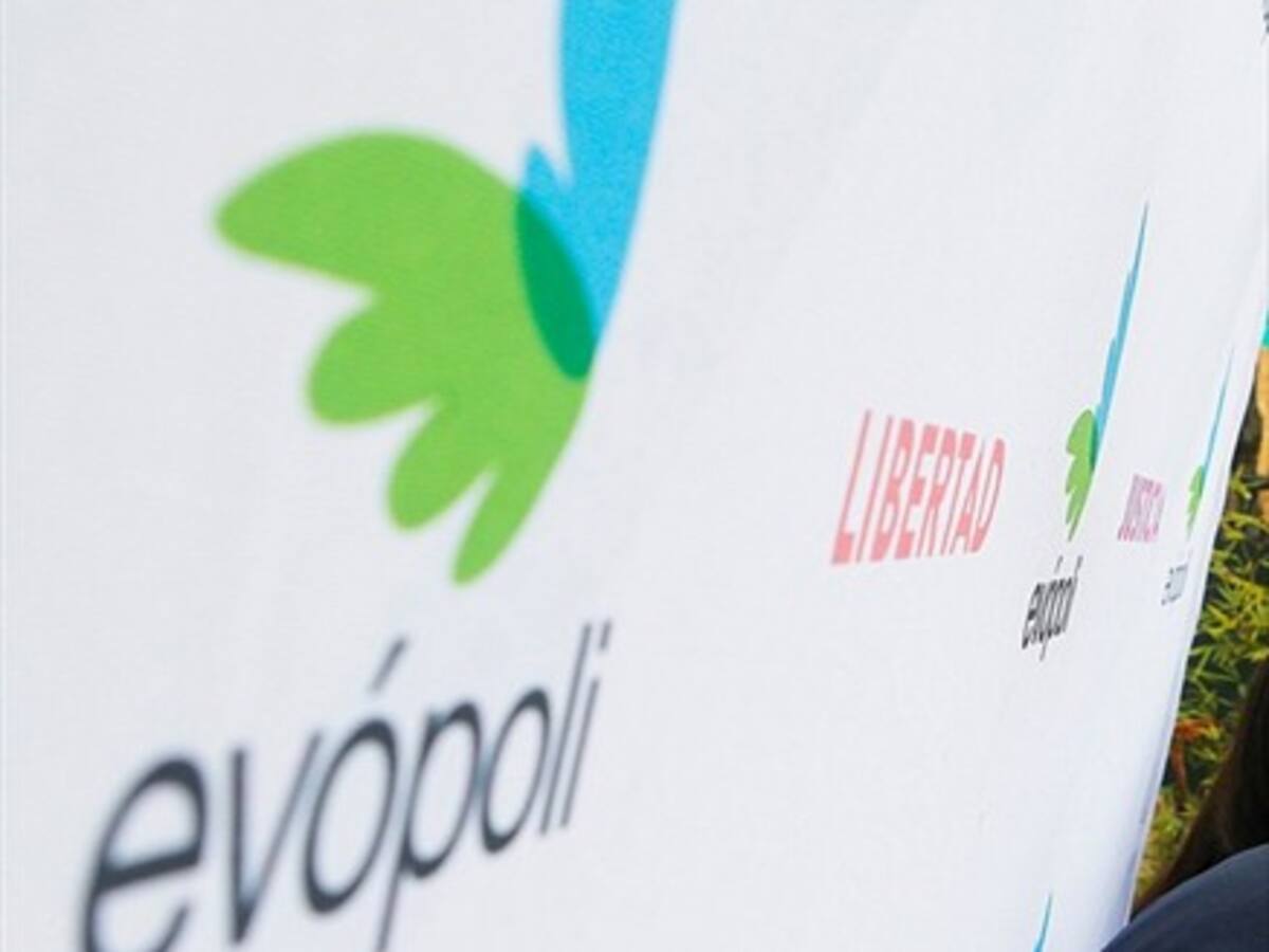 Evópoli propone impuesto a empresas que contaminen con CO2