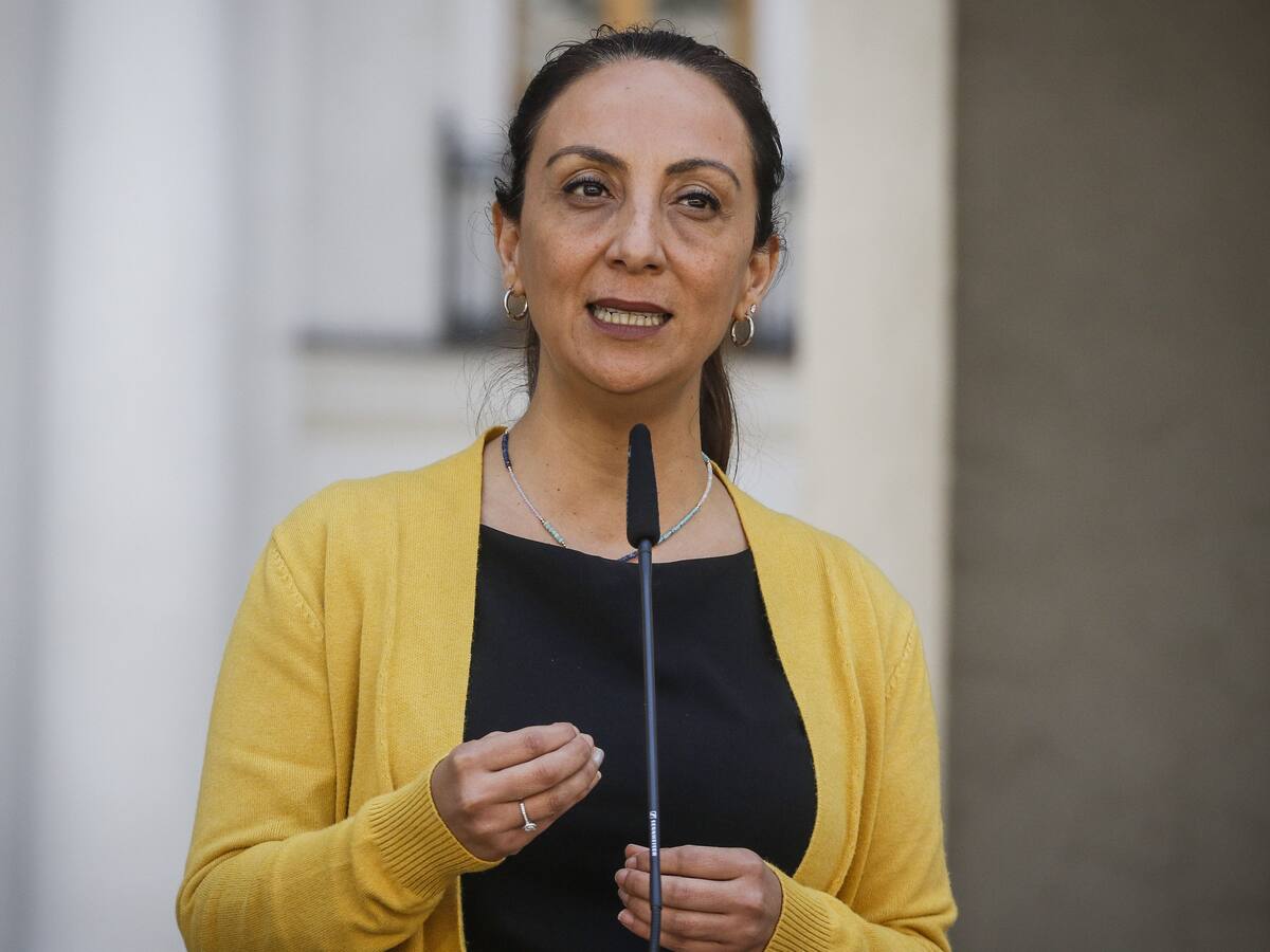 Ministra del Deporte: El fútbol necesita cuatro a seis semanas para retornar