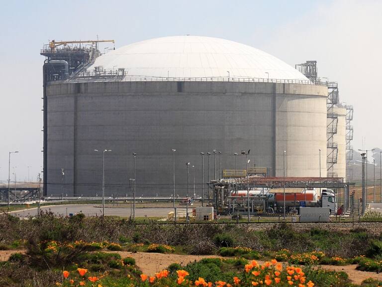 Nuevos intoxicados en Quintero: alcalde busca tomar acciones legales contra empresas responsables de contaminación