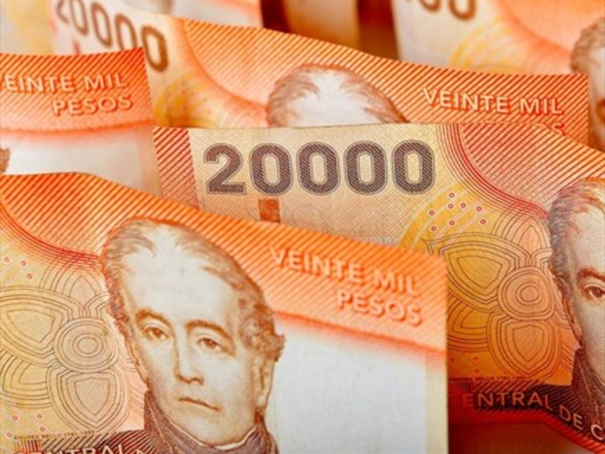 Nuevo sueldo mínimo de $264 mil comenzó a regir