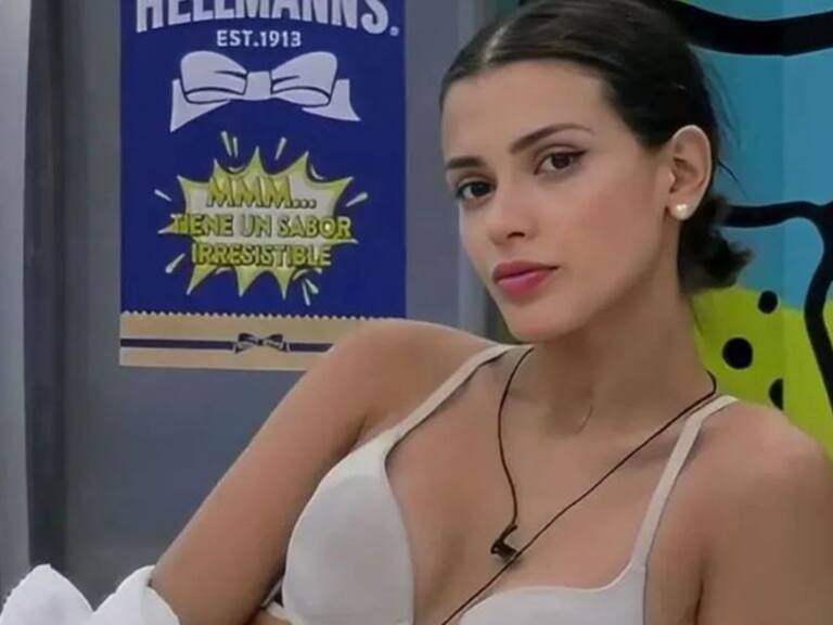 Tironeada por una descontrolada fan: Cony Capelli vivió peligroso momento en show en Copiapó